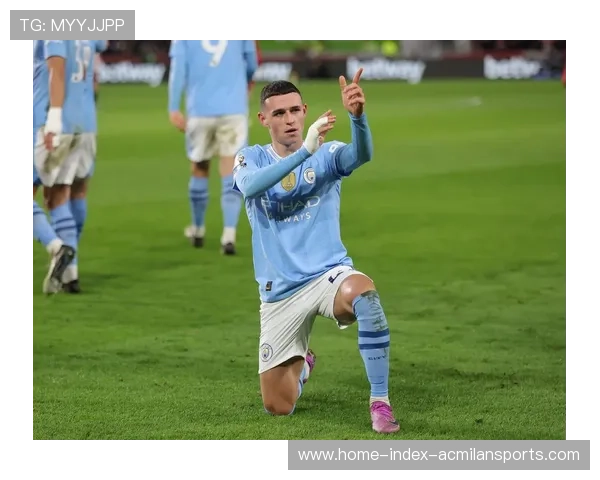 曼城快速倒三角传递，福登迎球一脚准头满分