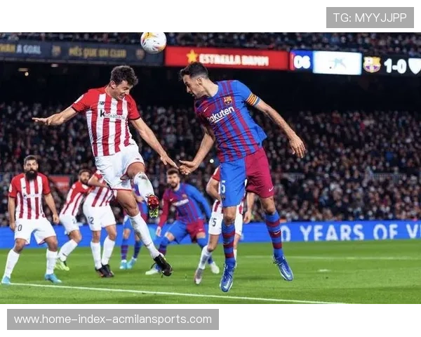 西甲毕巴高压逼抢,对手传球被撕破 西甲毕巴高压逼抢,对手传球被撕破